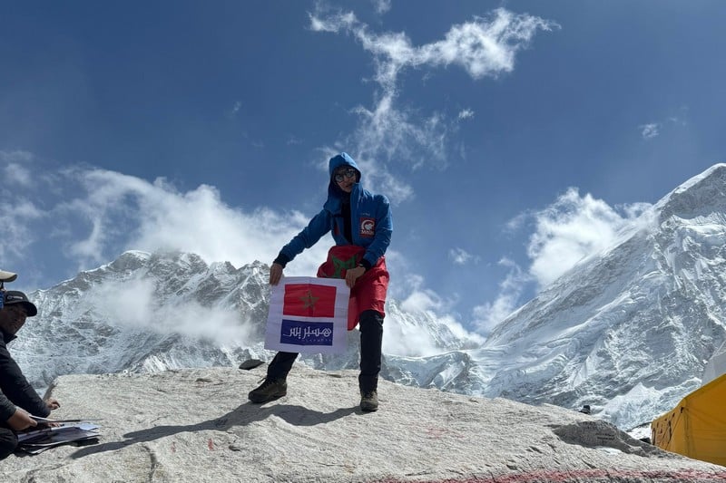 بلوغ "قمة إيفرست" يفرح زمامة