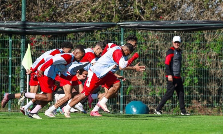 بنهاشم يدرب فريق الوداد لموسمين بنهاشم يدرب فريق الوداد لموسمين