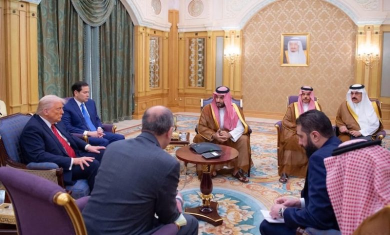 ترامب يدعو الشرع لطرد فلسطينيين ترامب يدعو الشرع لطرد فلسطينيين