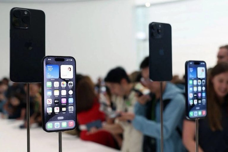 ترامب يهدد شركة آبل برسوم جمركية