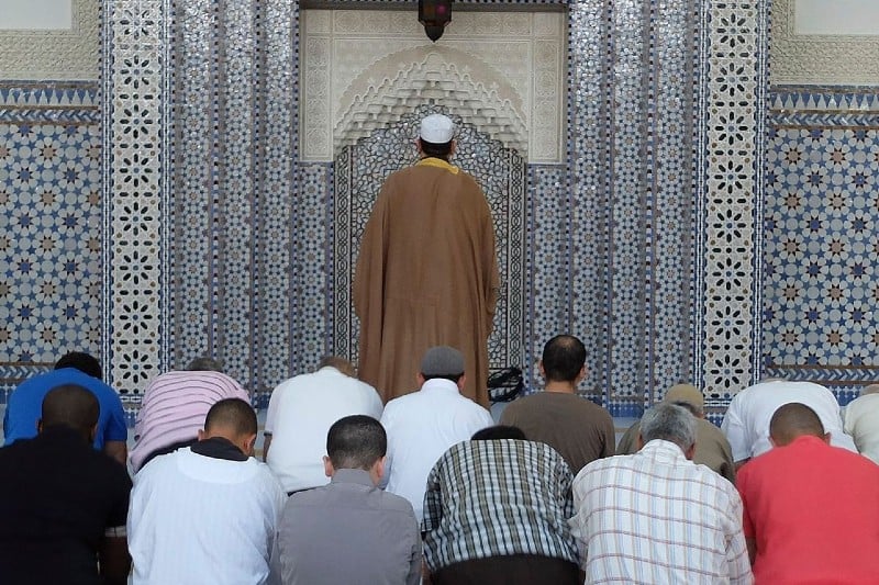 تقرير يرصد تهديد "الإخوان" بفرنسا