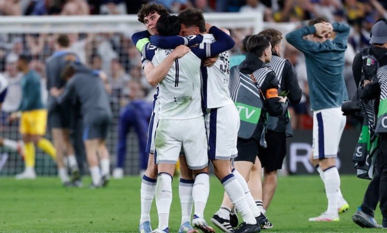 توتنهام يتوج بلقب الدوري الأوروبي توتنهام يتوج بلقب الدوري الأوروبي