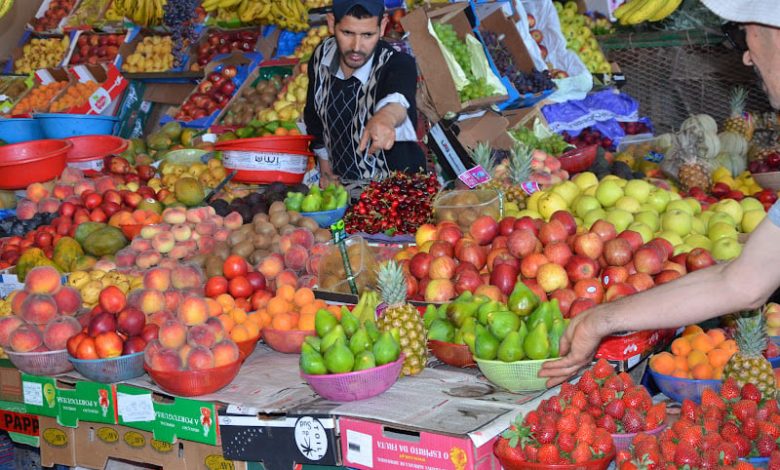 ثنائية العرض والطلب تلهب أسعار الفواكه الموسمية في أسواق المغرب ثنائية العرض والطلب تلهب أسعار الفواكه الموسمية في أسواق المغرب