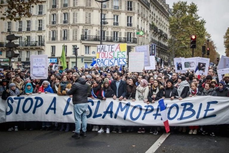 جريمة "قتل سيسيه" تنبه الفرنسيين إلى ارتفاع منسوب الكراهية ضد المسلمين
