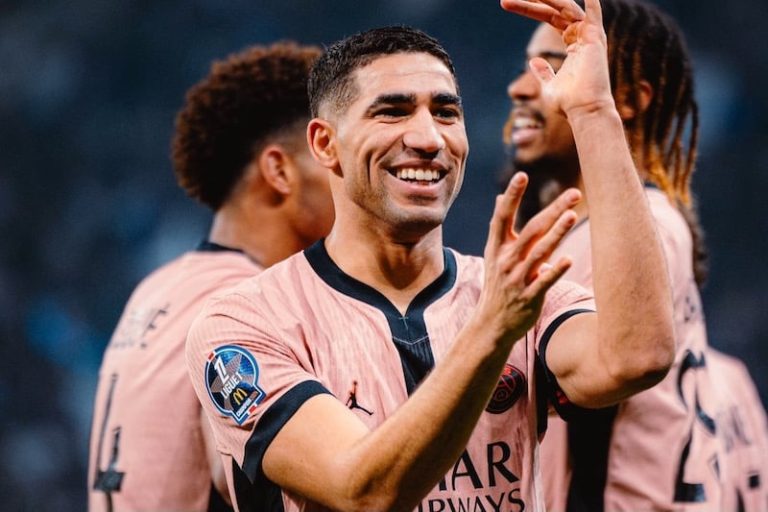 حكيمي ضمن قائمة جائزة فيفيان فوي