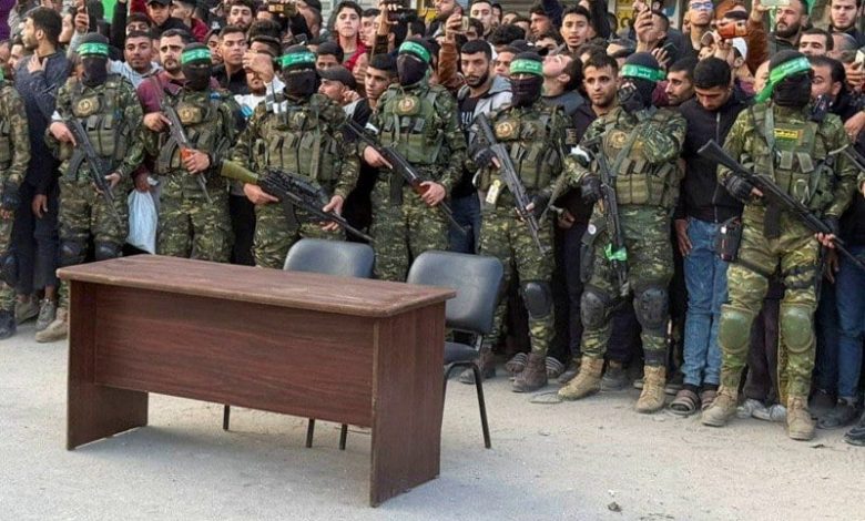 حماس تنشر فيديو لرهينة إسرائيلي حماس تنشر فيديو لرهينة إسرائيلي