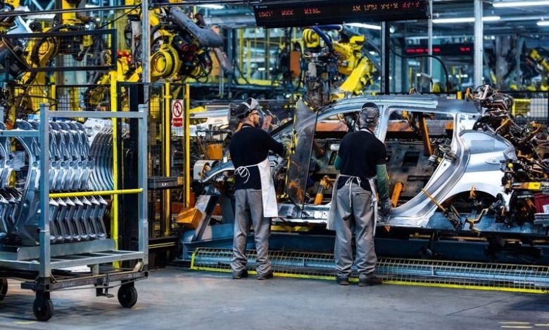 خسائر نيسان تسرح 15% من العمال خسائر نيسان تسرح 15% من العمال