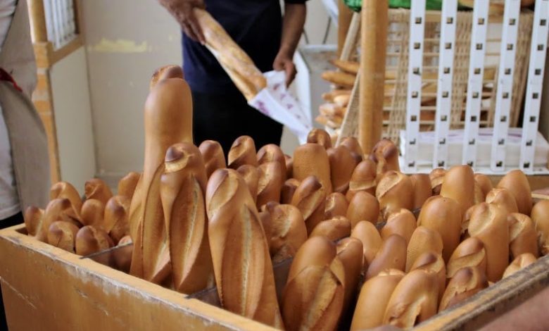 صناع الخبز يتصارعون مع تقلبات الأسواق وارتفاع التكاليف في المغرب صناع الخبز يتصارعون مع تقلبات الأسواق وارتفاع التكاليف في المغرب