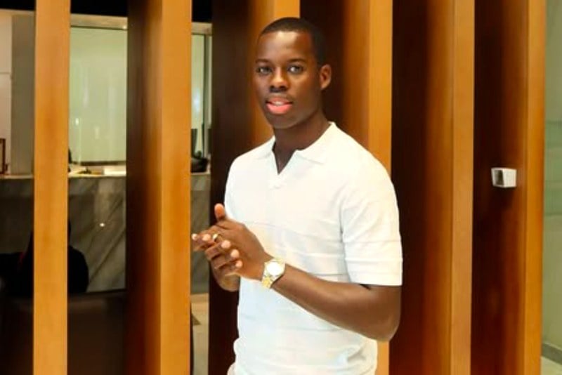 عزيز كي يوقع عقد الالتحاق بالوداد