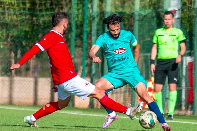 فريقان من الهواة يتبادلان الاتهامات