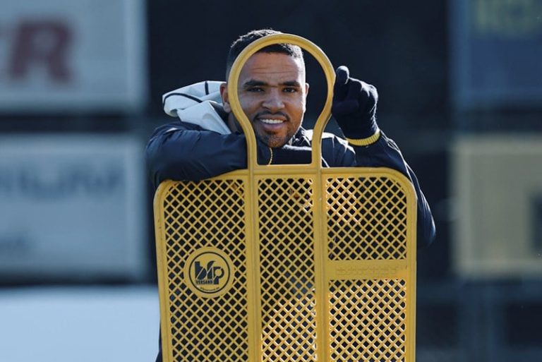 فولهام يستهدف التعاقد مع النصيري