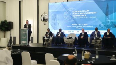 لقجع يدعو إلى احترام المعايير البيئية في الصفقات العمومية بالمغرب