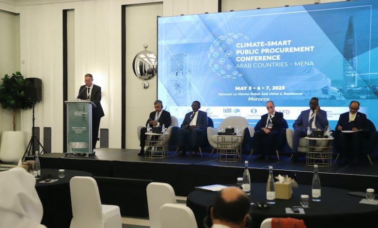 لقجع يدعو إلى احترام المعايير البيئية في الصفقات العمومية بالمغرب لقجع يدعو إلى احترام المعايير البيئية في الصفقات العمومية بالمغرب