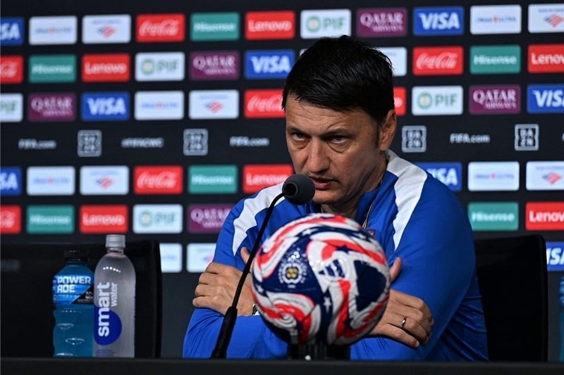 مدرب فريق العين يشيد بأداء الوداد