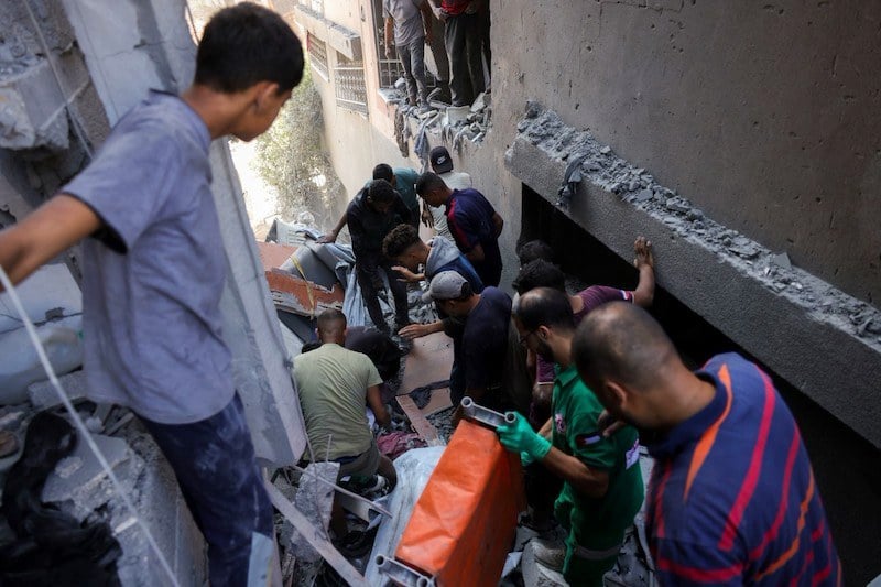 مقتل 13 فلسطينيا في قصف إسرائيلي