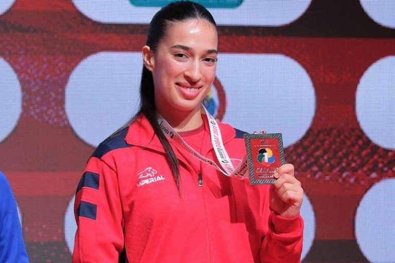 آية النصيري تسعد بميدالية في "الكاتا"