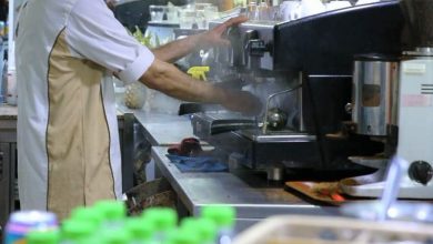 أرباب المقاهي والمطاعم يتوجسون من زيادة جديدة في أسعار البن