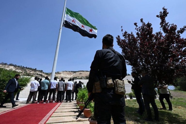 إطلاق سراح عناصر من "نظام الأسد"