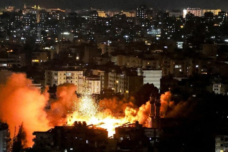 إيران تستنكر قصف منشآت حزب الله