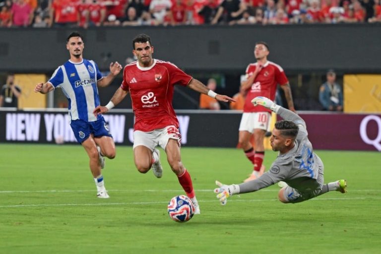 الأهلي يتعادل ويغادر مونديال الأندية