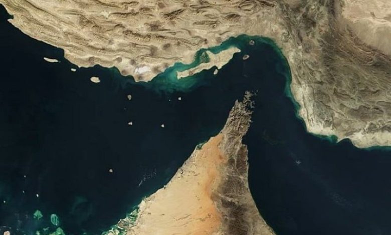 البرلمان الإيراني يدعم إغلاق مضيق هرمز البرلمان الإيراني يدعم إغلاق مضيق هرمز