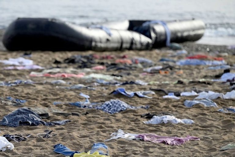 العثور على 10 جثث في شاطئ بمصر