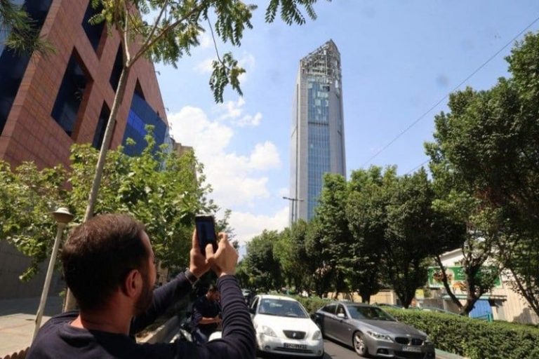 الهجمات الإسرائيلية تقتل 224 إيرانيا