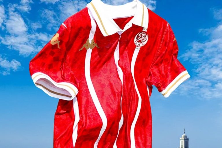 الوداد الرياضي يكشف القميص الجديد