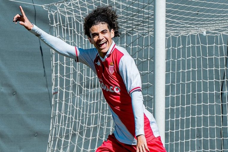 بلمختار يفوز بجائزة "الفتى الذهبي"