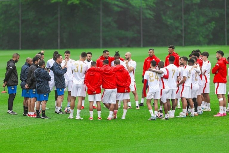 بوشتة يباشر التداريب الجماعية للوداد