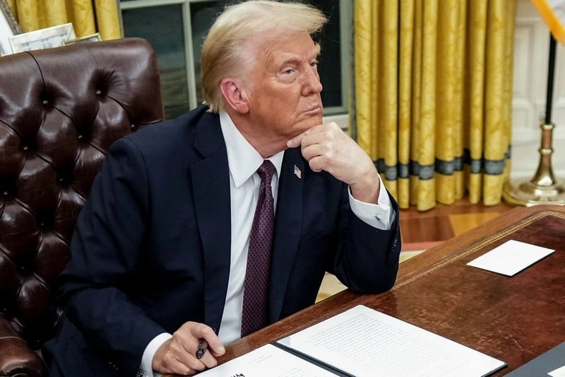 ترامب ينذر بتطبيق عقوبات تجارية