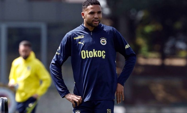 تقرير: مورينيو يحسم بقاء النصيري تقرير: مورينيو يحسم بقاء النصيري