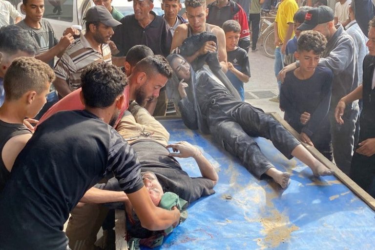 تورك: استهداف المدنيين "جريمة حرب"