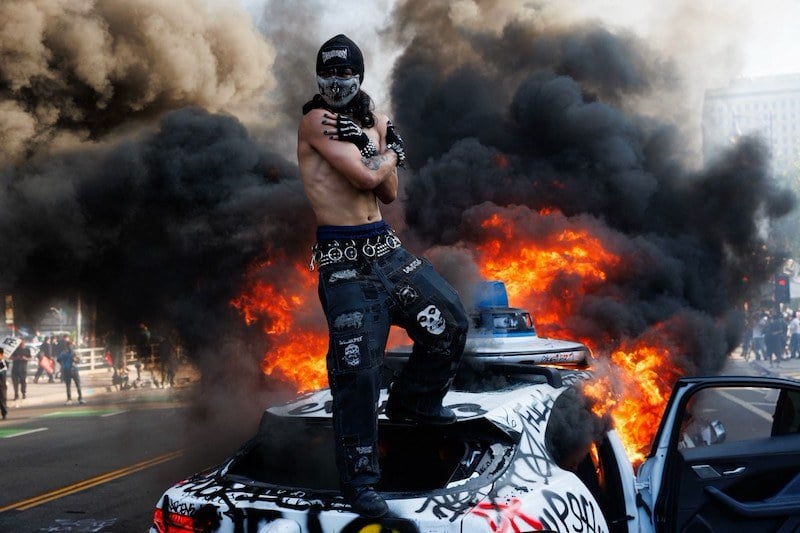 حاكم كاليفورنيا: ترامب رئيس ديكتاتوي