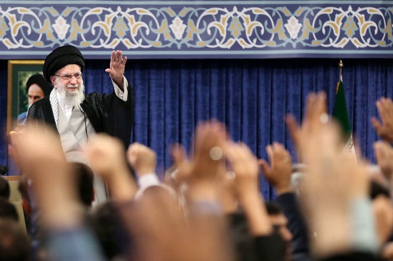 "حزب الله" يدين التهديد بقتل خامنئي "حزب الله" يدين التهديد بقتل خامنئي