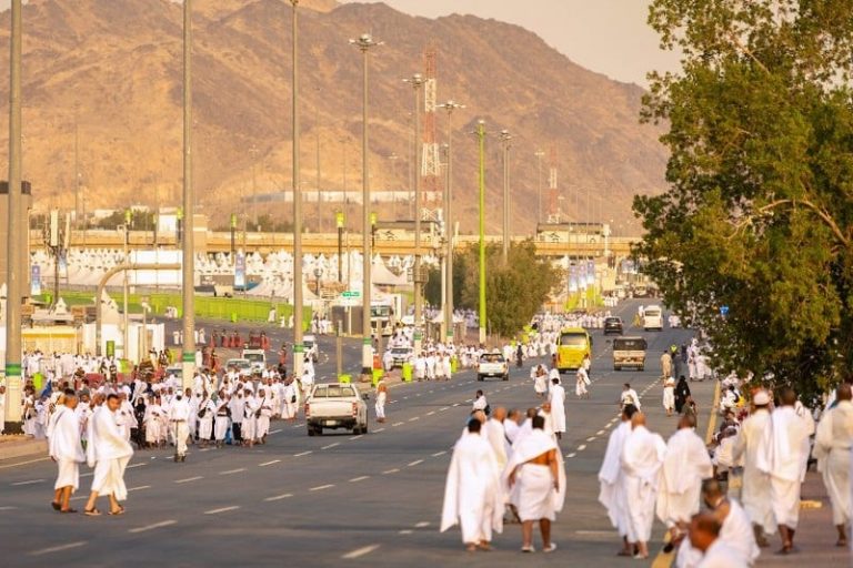 رصد حالات إجهاد حراري بين الحجاج