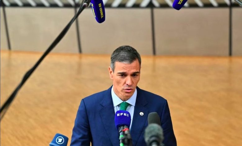 سانشيز: غزة تشهد "إبادة جماعية"