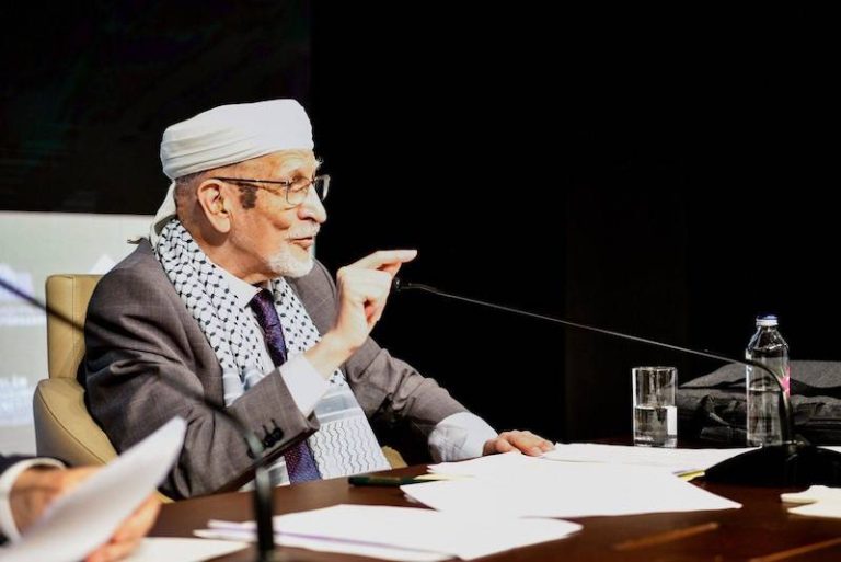 عبد الرحمن: مقاومة غزة "أعظم منا"