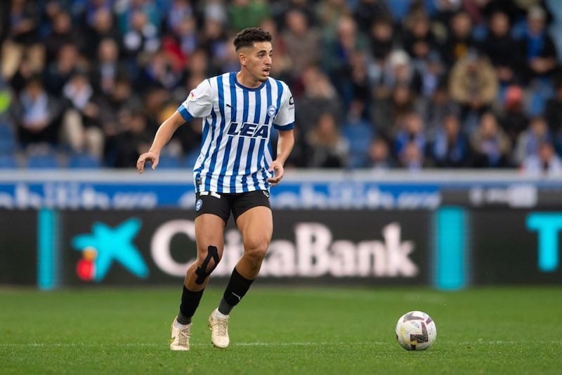 عبقار يرفض تجديد العقد مع ألافيس عبقار يرفض تجديد العقد مع ألافيس