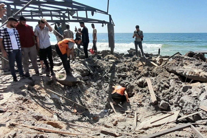 غارة تخلف قتلى بشاطئ مدينة غزة