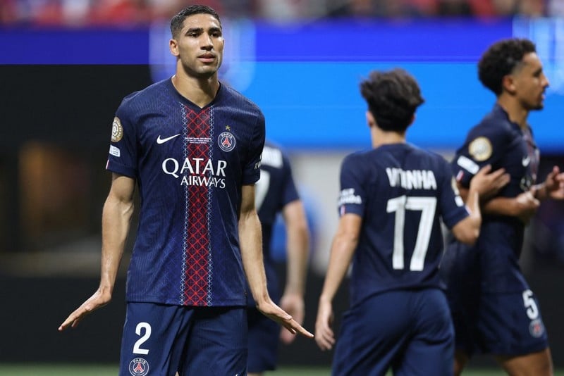 فريق حكيمي يكتسح "رفاق ميسي"