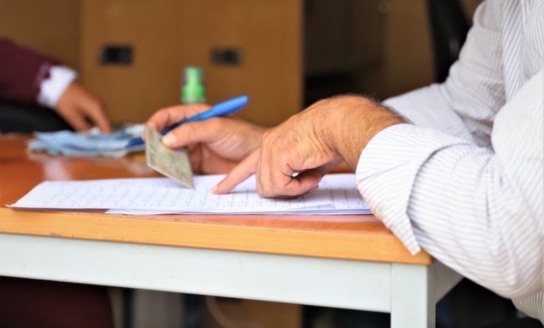 قضاة "مجلس الحسابات" يفحصون اختلالات الرخص التجارية والاقتصادية قضاة