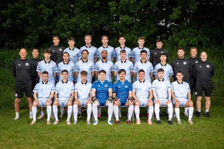 "كونكاكاف" يرفض منتخب غرينلاند