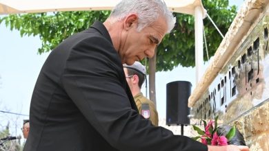 لابيد يدعو إلى انهاء الحرب في غزة