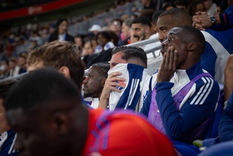 ليون الفرنسي يسقط إلى القسم الثاني