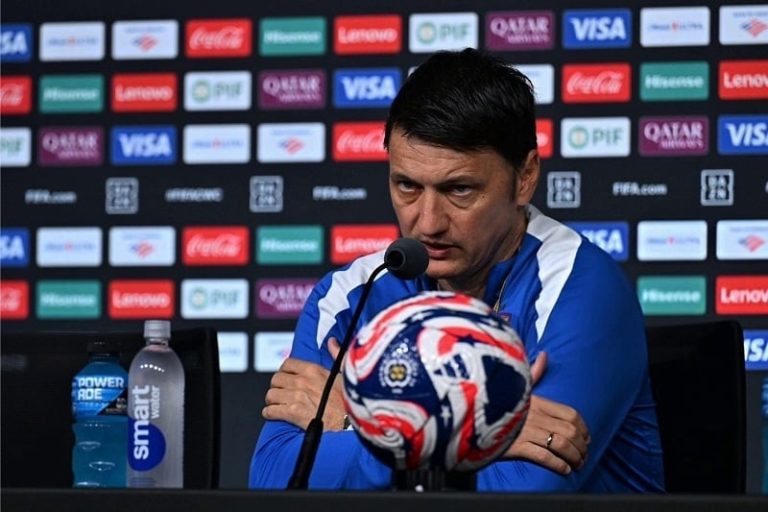 مدرب فريق العين يشيد بأداء الوداد