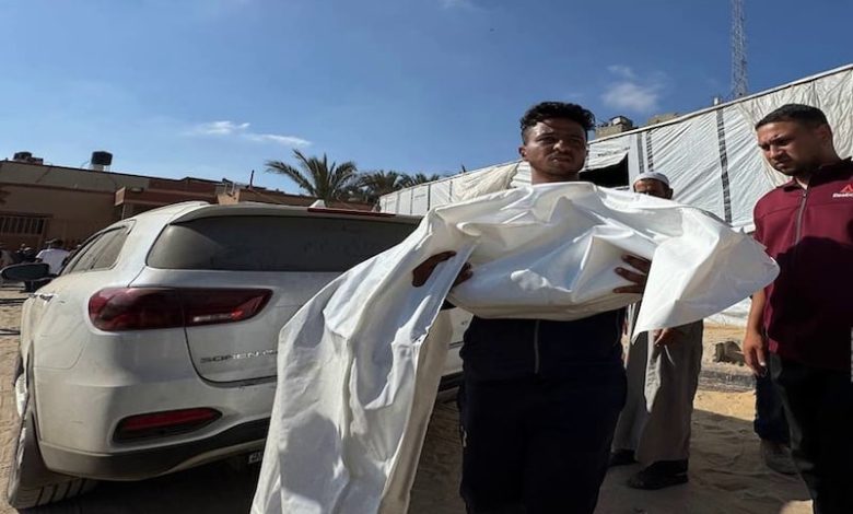 مقتل 44 فلسطينيا بقصف إسرائيلي مقتل 44 فلسطينيا بقصف إسرائيلي
