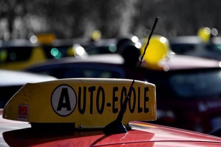 "نارسا" تحاصر "فوضى" مخالفة أثمنة التكوين في السياقة التعريفة المرجعية