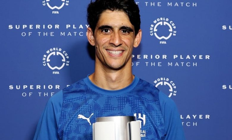 ياسين بونو يتفوق على نجوم الهلال ياسين بونو يتفوق على نجوم الهلال