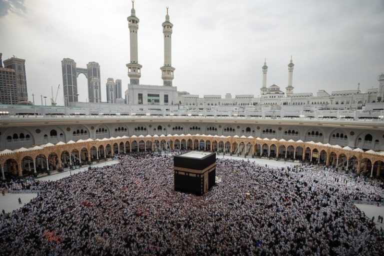 يوميات حاج (3): الطواف في مدار القلب للعودة إلى مركز الروح